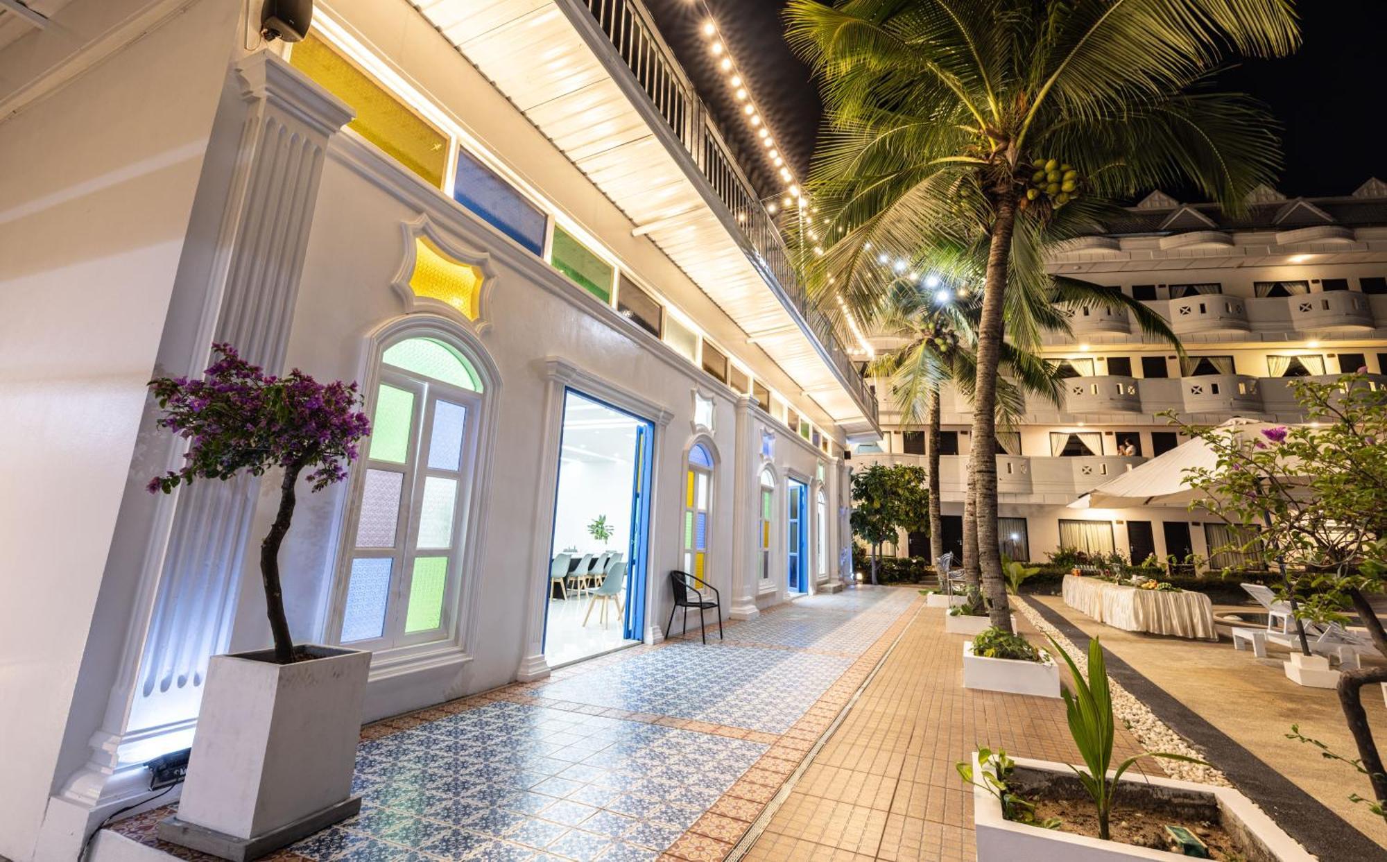 Blue Carina Hotel Phuket Dış mekan fotoğraf