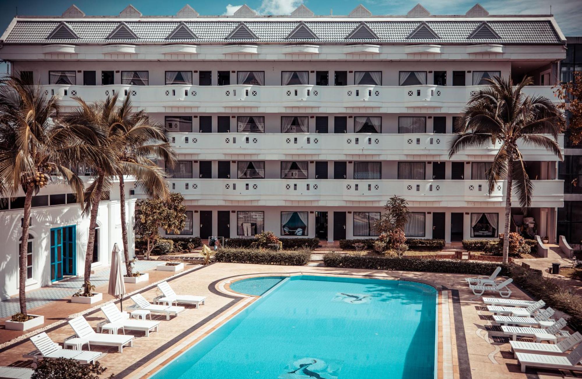 Blue Carina Hotel Phuket Dış mekan fotoğraf