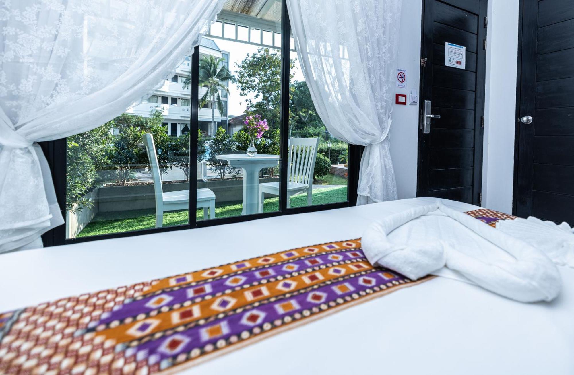 Blue Carina Hotel Phuket Dış mekan fotoğraf