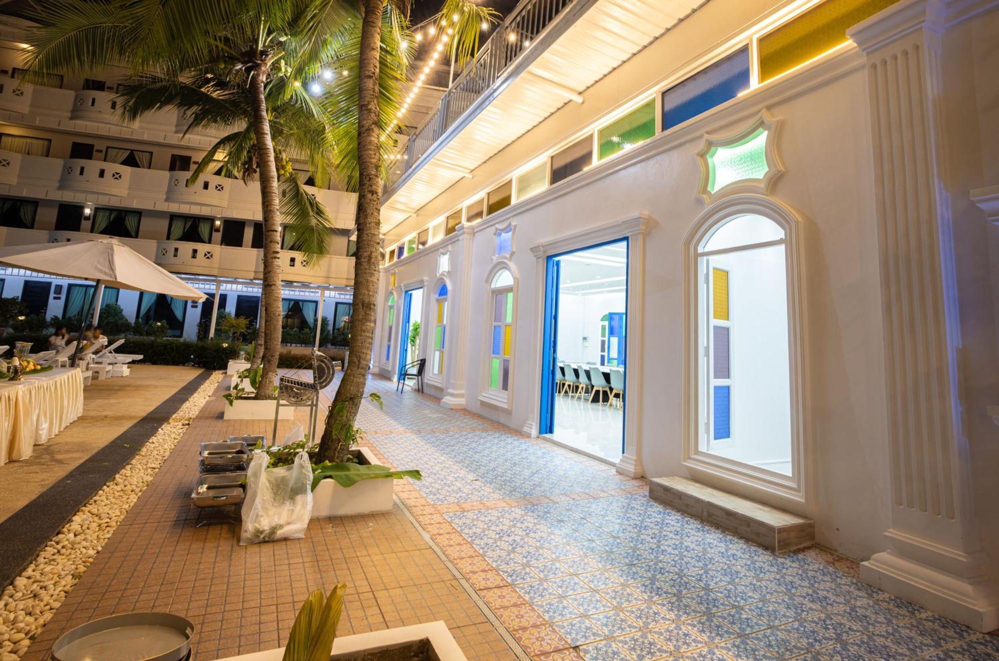 Blue Carina Hotel Phuket Dış mekan fotoğraf