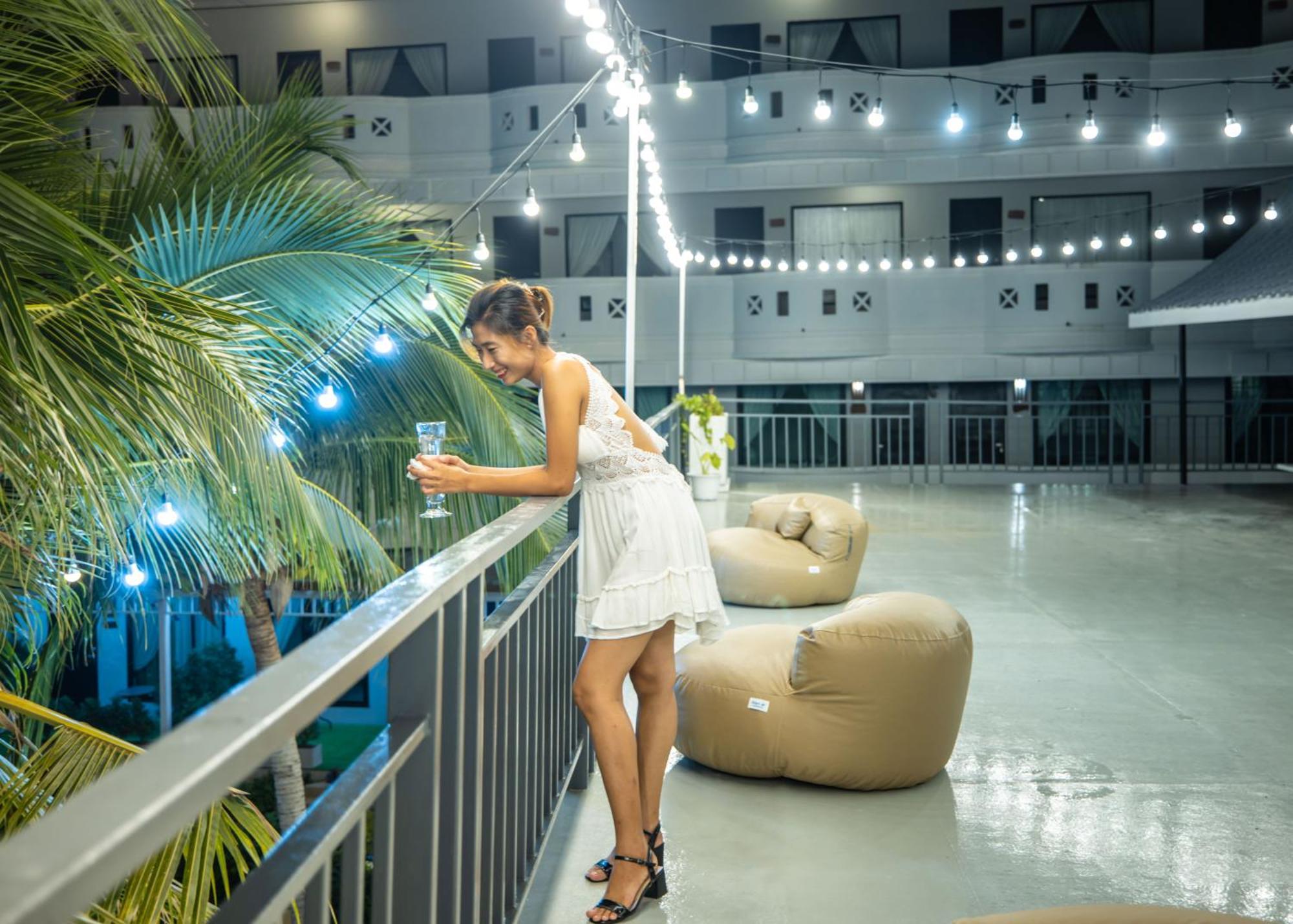 Blue Carina Hotel Phuket Dış mekan fotoğraf