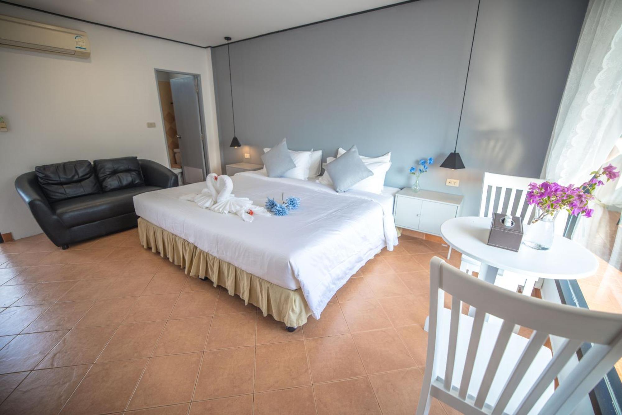 Blue Carina Hotel Phuket Dış mekan fotoğraf