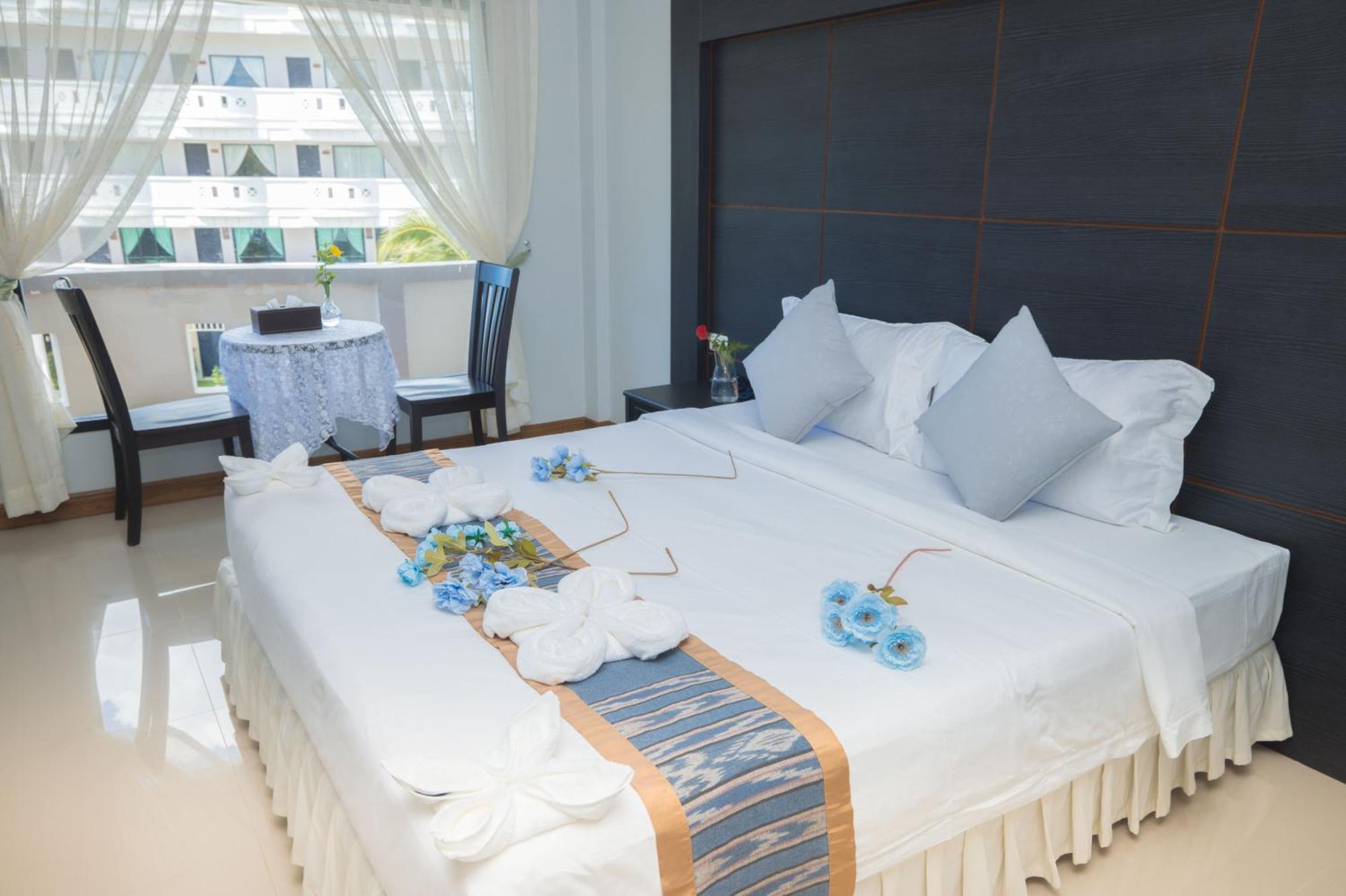 Blue Carina Hotel Phuket Dış mekan fotoğraf