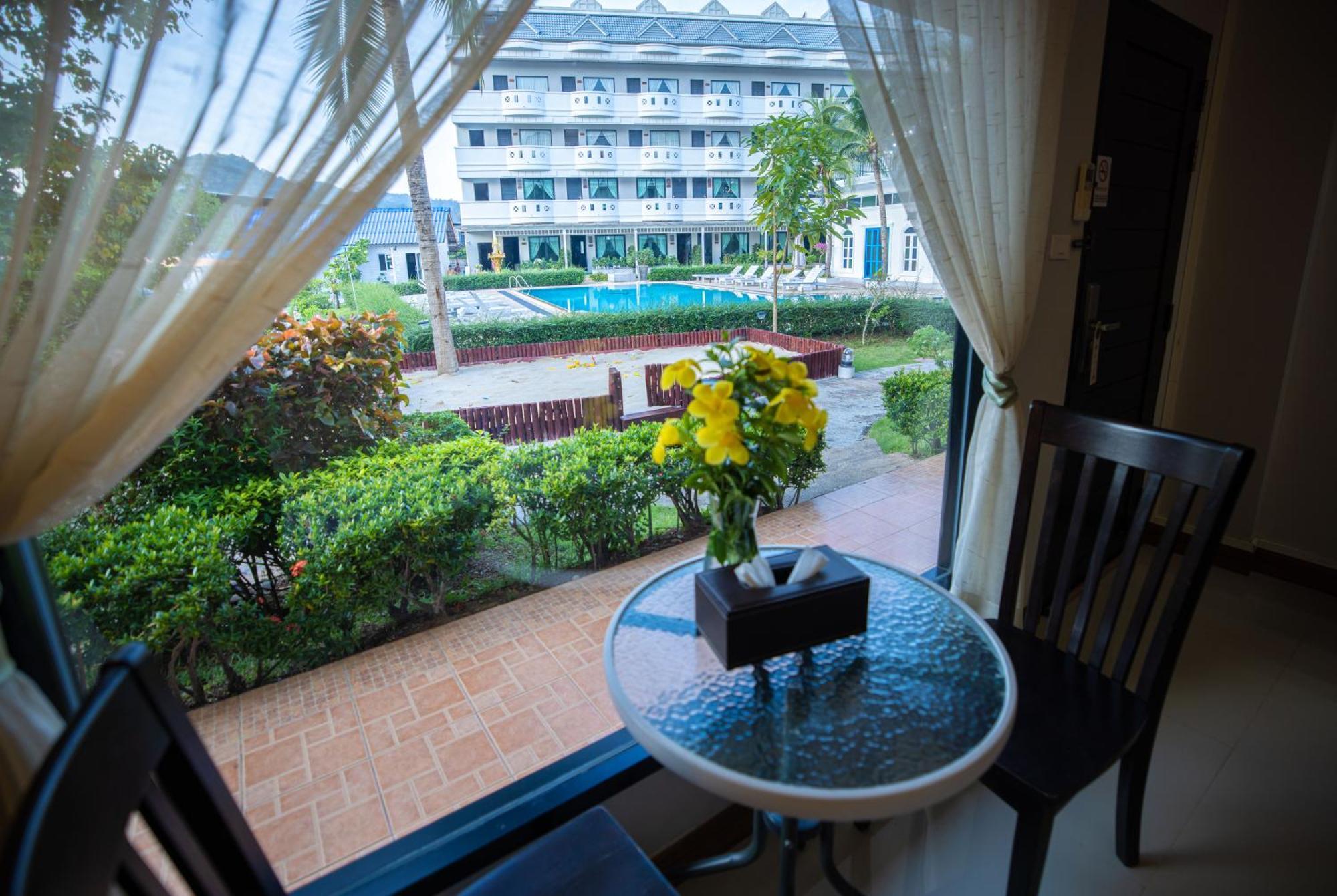 Blue Carina Hotel Phuket Dış mekan fotoğraf
