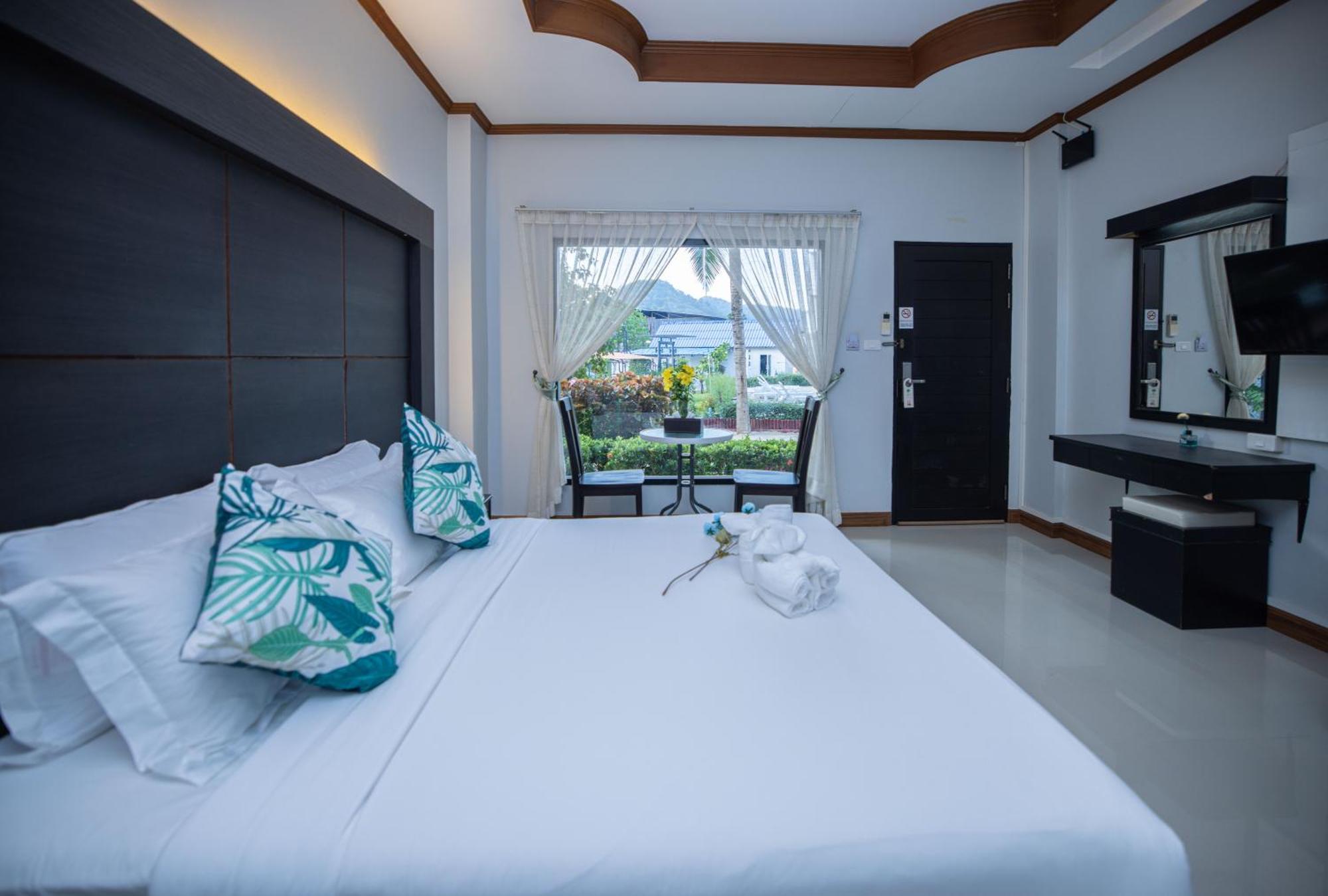 Blue Carina Hotel Phuket Dış mekan fotoğraf